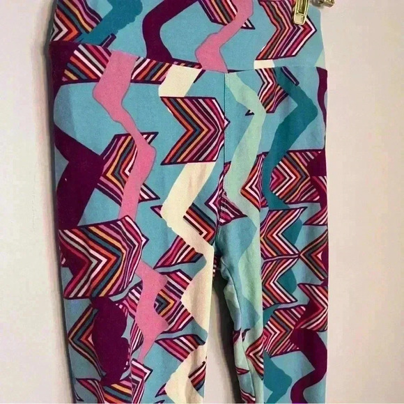 Lularoe Leggings, Chevron Arrow Pattern, OS, Fits Small, EUC - Picture 4 of 4